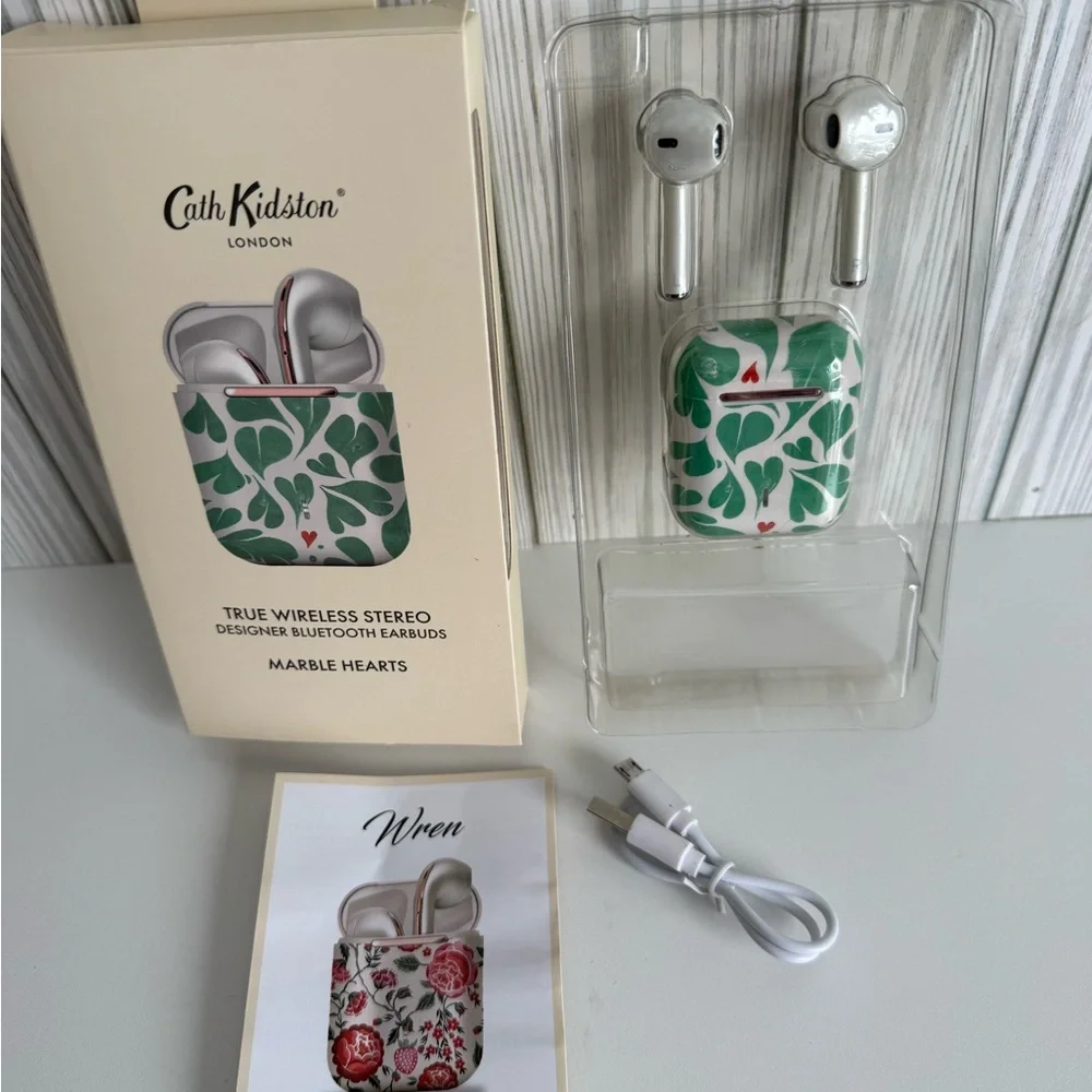 Cath Kidston True Wireless Stereo Earbuds - Marble Hearts NEW